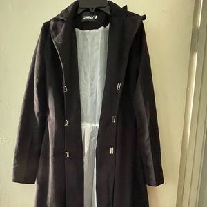Owind Black Clasp Coat